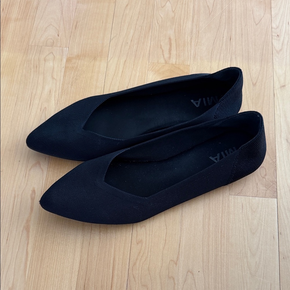 MIA Black Flats for Women 8.5